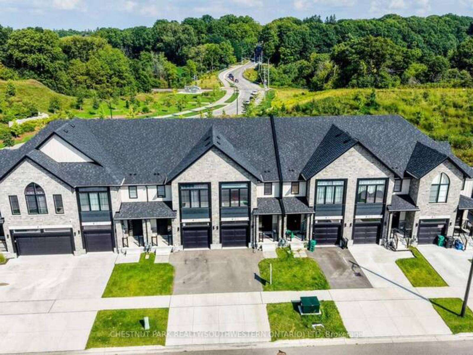 9 QUEENSBROOK CRESCENT, Cambridge, Ontario N1S 0E5