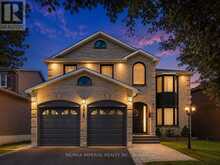 176 TIMPSON DRIVE | Aurora Ontario | Slide Image One