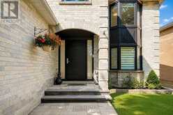 176 TIMPSON DRIVE | Aurora Ontario | Slide Image Three