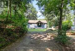 1004 AZTEC TRAIL | Haliburton Ontario | Slide Image Two