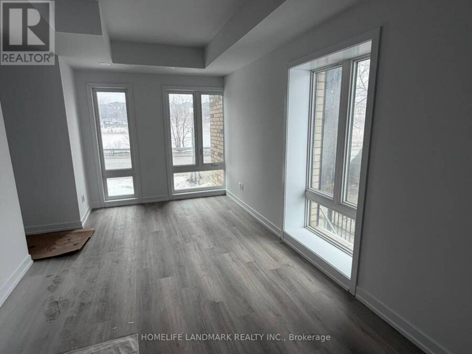 301 - 5 BANCROFT LANE, Richmond Hill, Ontario L4E 1M1