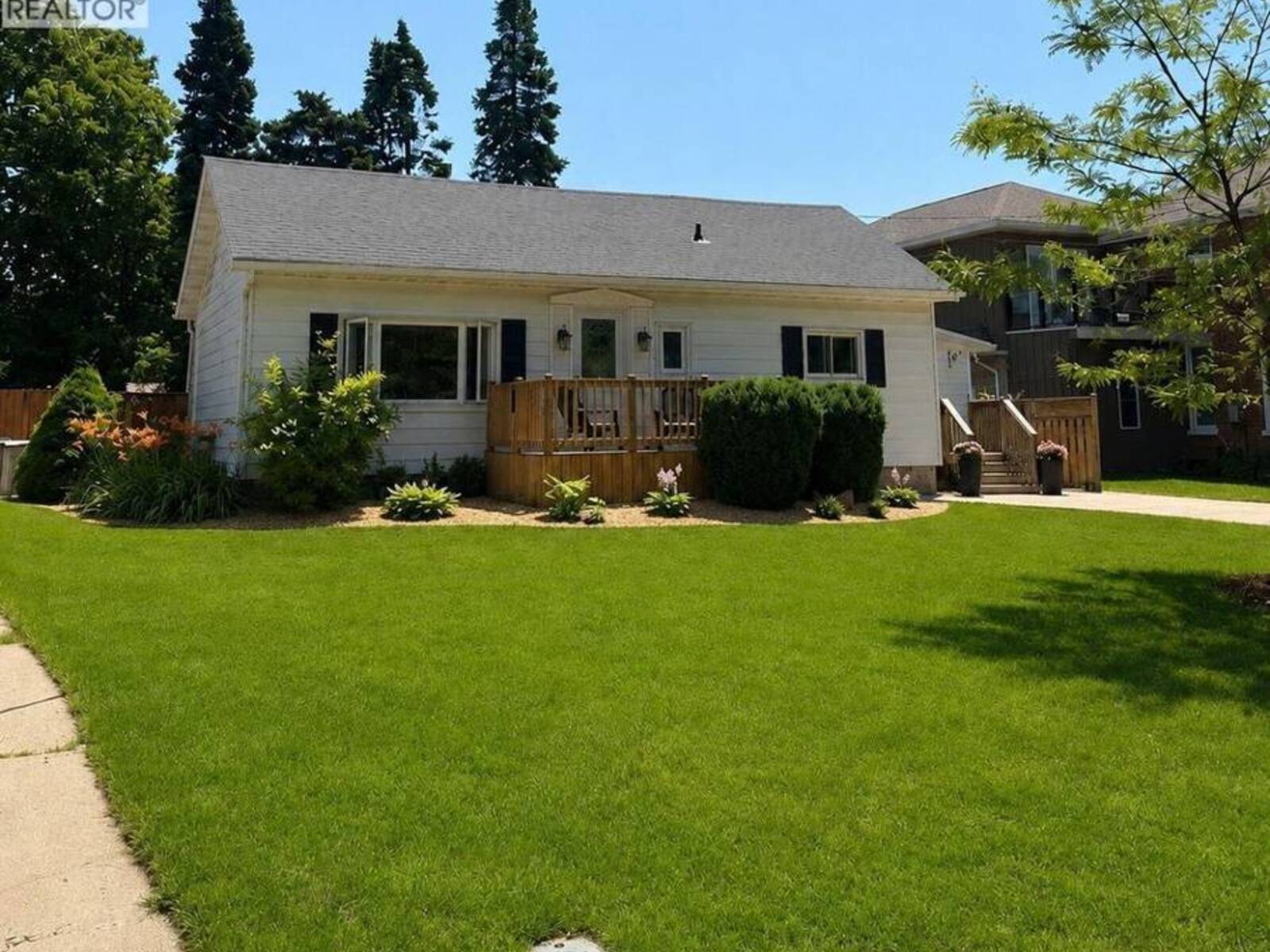 1625 5TH AVENUE E, Owen Sound, Ontario N4K 2S3
