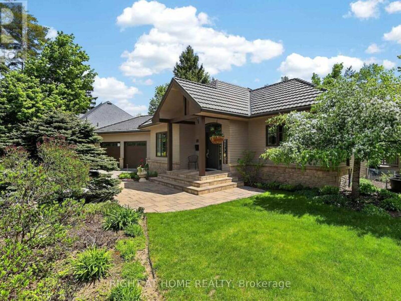13 ALPINE WAY, Oro-Medonte, Ontario L0L 2L0