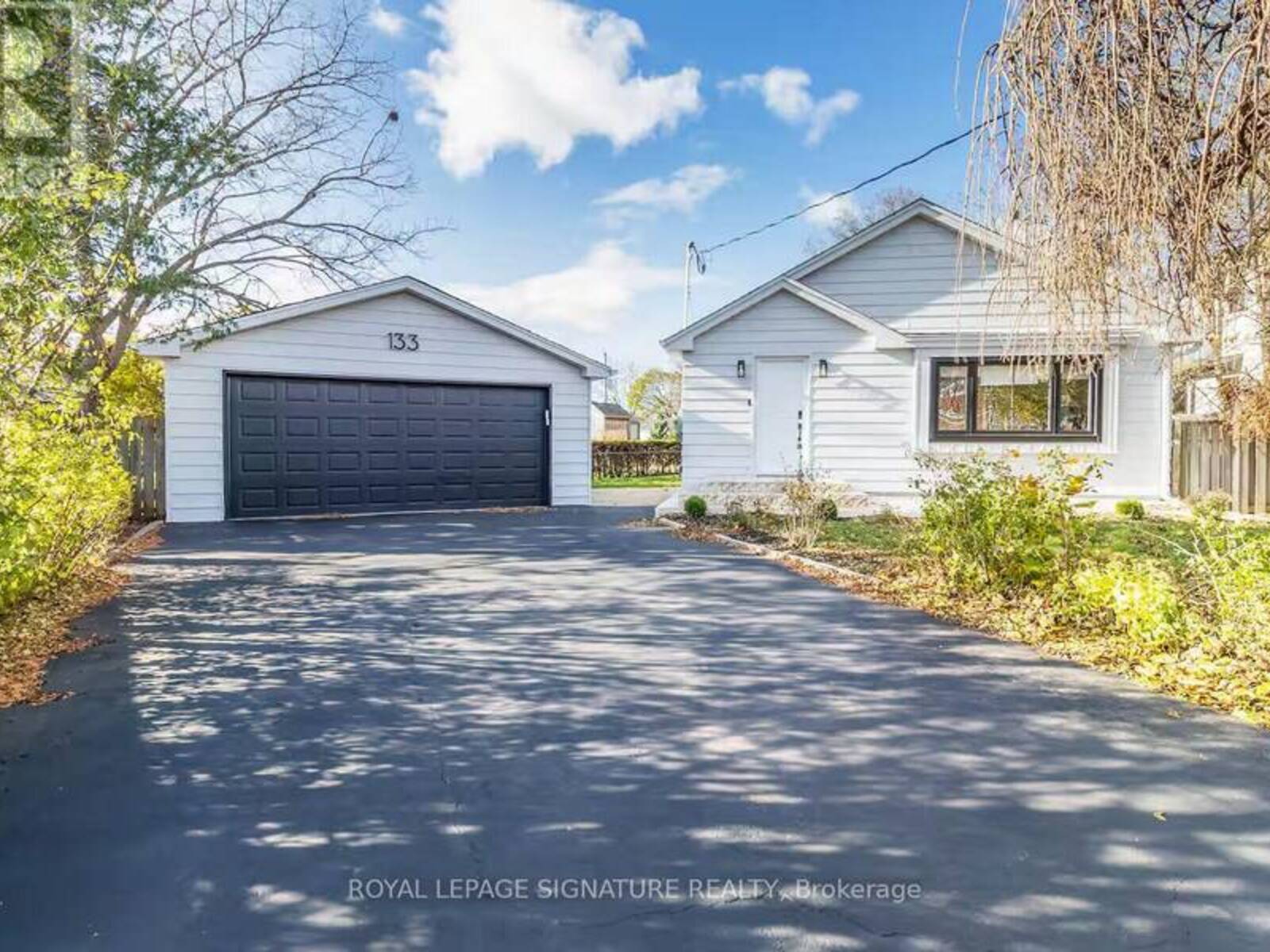 133 INGLEWOOD DRIVE, Oakville, Ontario L6K 1W8