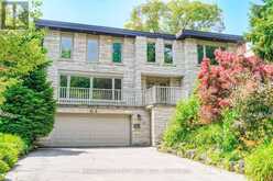 31 BEARWOOD DRIVE | Toronto Ontario | Slide Image Three