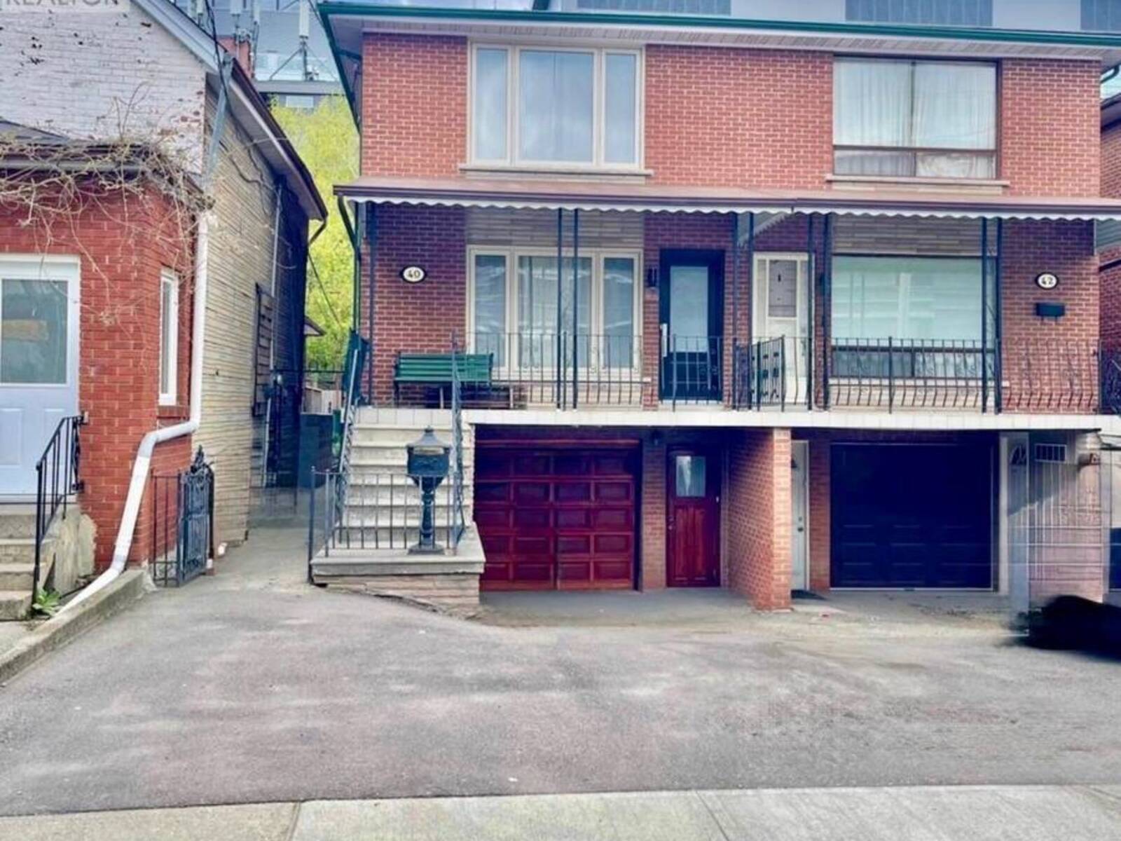 40 BELLEVUE AVENUE, Toronto, Ontario M5T 2N4