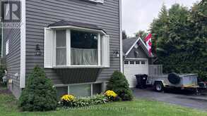 98 ELIZABETH STREET | Barrie Ontario | Slide Image Four