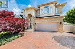 ANCASTER - 137 CLOVERLEAF DRIVE | Hamilton Ontario | Slide Image One