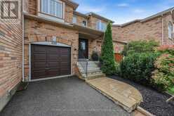 620 BONDI AVENUE | Newmarket Ontario | Slide Image Three