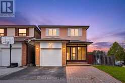 26 BLUE EAGLE TRAIL | Toronto Ontario | Slide Image Two