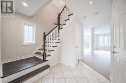 59 BLOOMGATE CRESCENT | Richmond Hill Ontario | Slide Image Seventeen