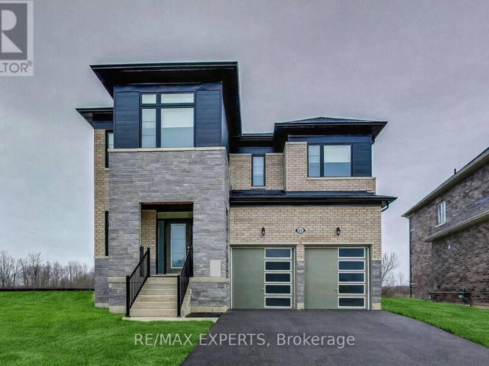 62 SEASON CRESCENT, Wasaga Beach, Ontario L9Z 0M5