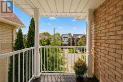 62 COLONIAL CRESCENT | Richmond Hill Ontario | Slide Image Thirteen