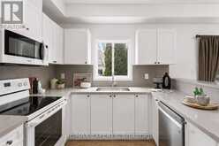 62 COLONIAL CRESCENT | Richmond Hill Ontario | Slide Image Fifteen