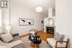 62 COLONIAL CRESCENT | Richmond Hill Ontario | Slide Image Thirty