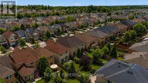 62 COLONIAL CRESCENT | Richmond Hill Ontario | Slide Image Five