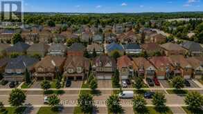 62 COLONIAL CRESCENT | Richmond Hill Ontario | Slide Image Seven