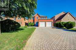 32 TURNBERRY CRESCENT | Markham Ontario | Slide Image One