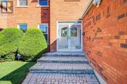 32 TURNBERRY CRESCENT | Markham Ontario | Slide Image Three
