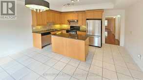 86 LAKESHORE ROAD W | Oakville Ontario | Slide Image Seventeen