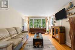 98 DON MOR DRIVE | Newmarket Ontario | Slide Image Eleven