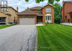 1343 GREENWOOD CRESCENT | Oakville Ontario | Slide Image Two