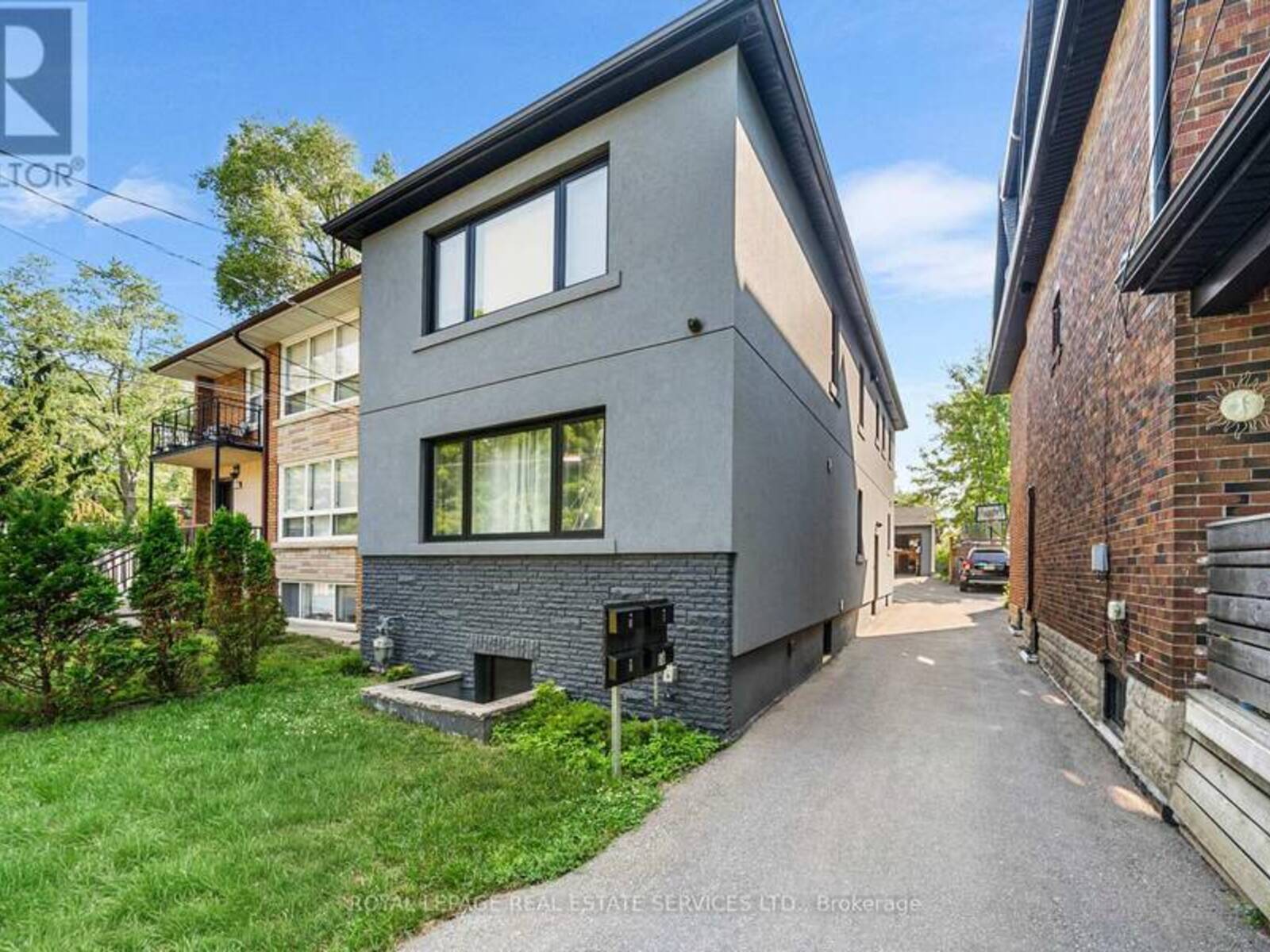50 ARCADIAN CIRCLE, Toronto, Ontario M8W 2Y9