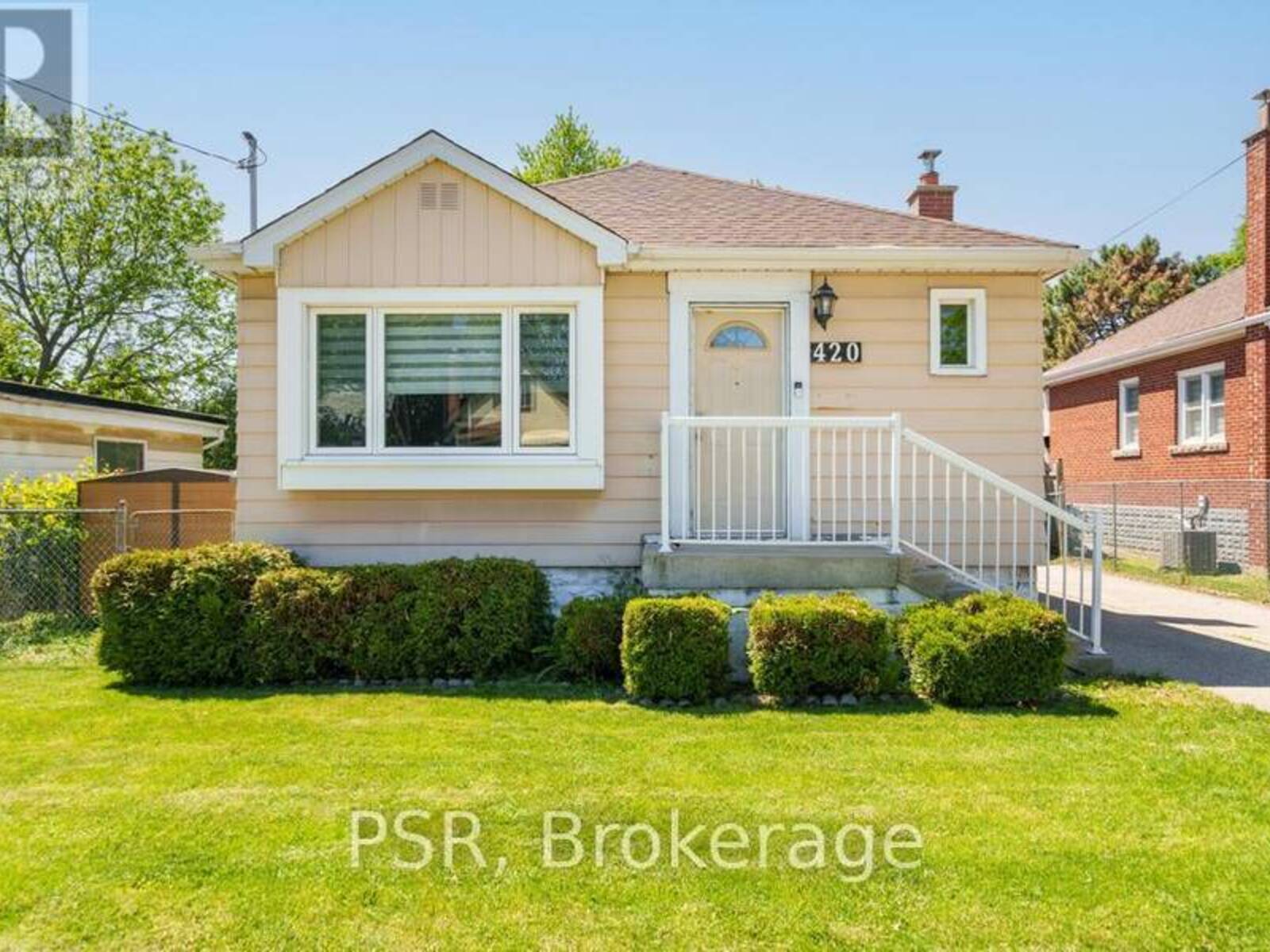 420 UPPER GAGE AVENUE, Hamilton, Ontario L8V 4H9