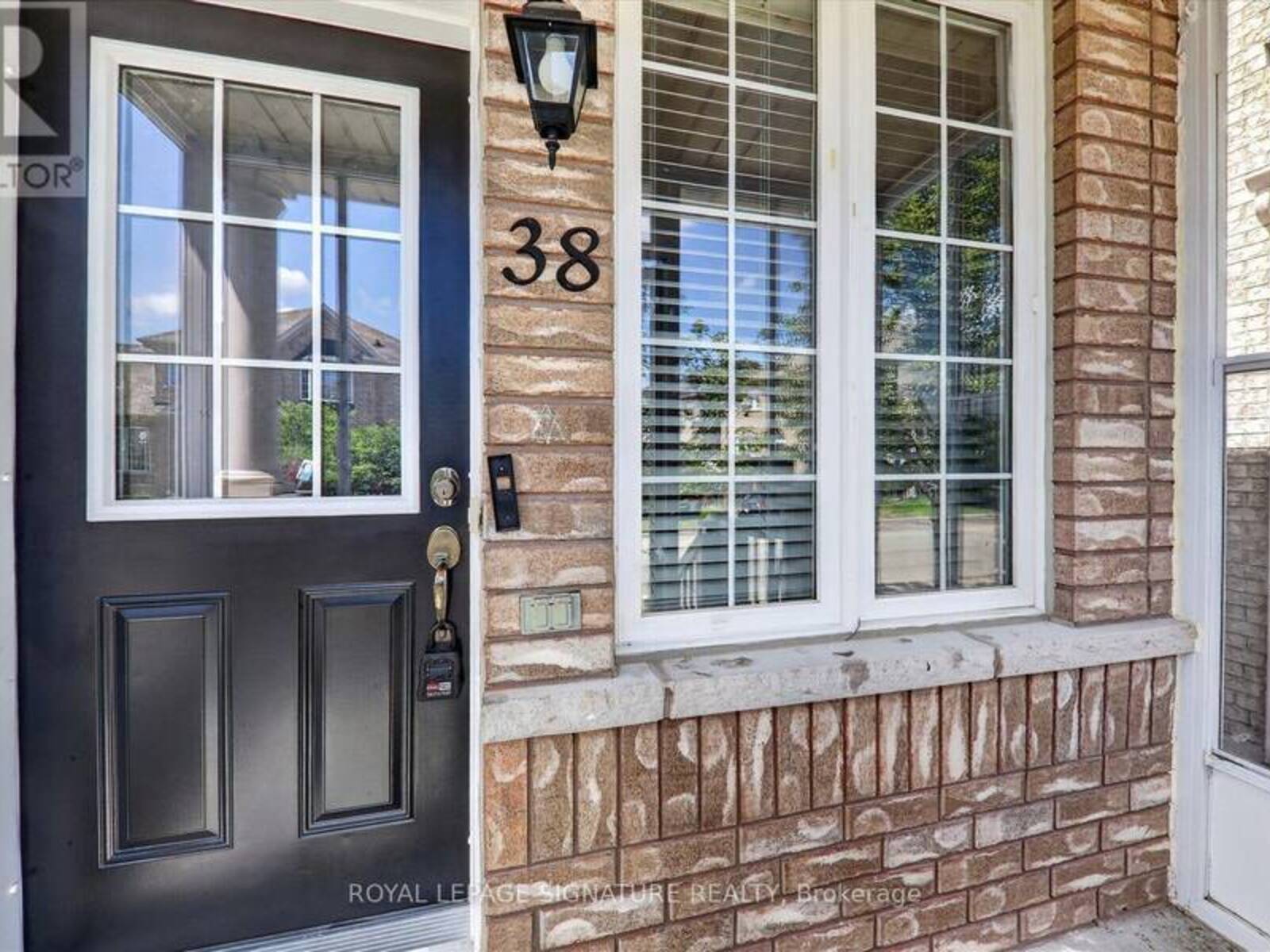 38 COLELUKE LANE, Markham, Ontario L3S 0B7