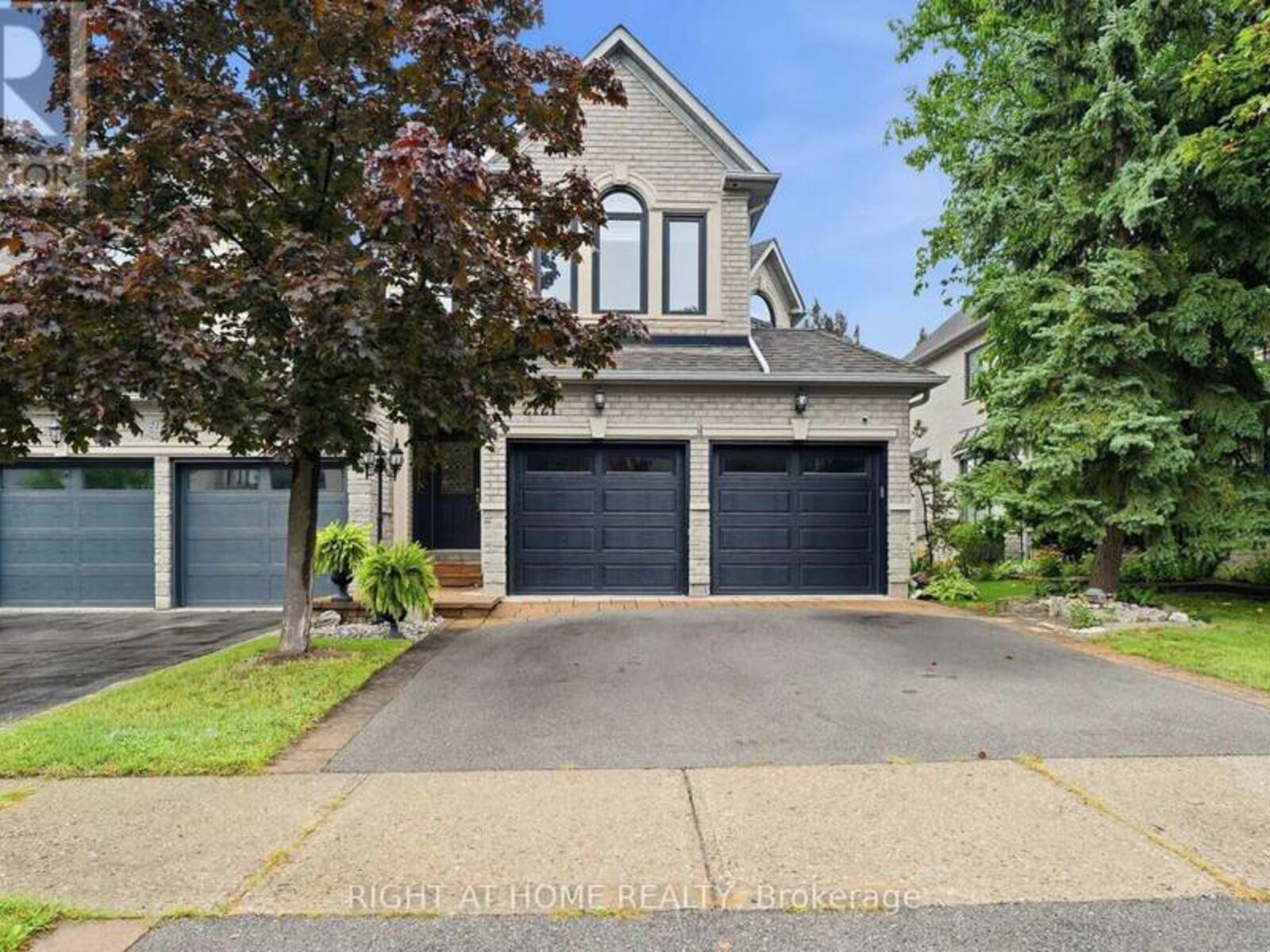 2121 PINEVALLEY CRESCENT, Oakville, Ontario L6H 6L7