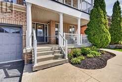 39 BOOTH STREET | Bradford West Gwillimbury Ontario | Slide Image Two