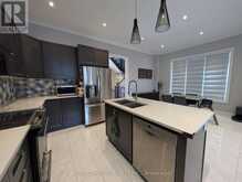 230 PARADELLE DRIVE | Richmond Hill Ontario | Slide Image Thirteen