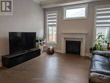 230 PARADELLE DRIVE | Richmond Hill Ontario | Slide Image Seventeen