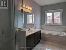 230 PARADELLE DRIVE | Richmond Hill Ontario | Slide Image Thirty-three