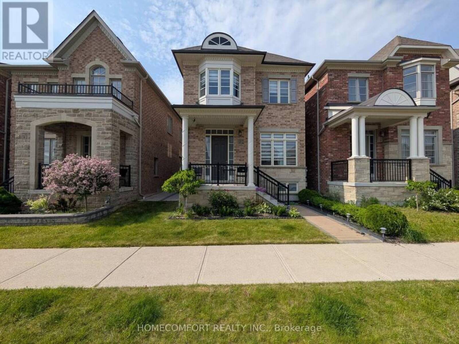230 PARADELLE DRIVE, Richmond Hill, Ontario L4E 0E4