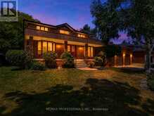 157 COON'S ROAD | Richmond Hill Ontario | Slide Image Three