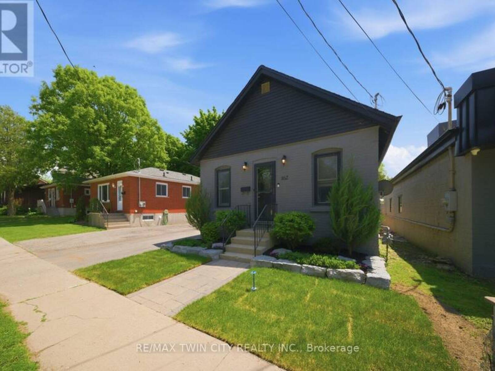 162 GRAND RIVER AVENUE, Brantford, Ontario N3T 4X6