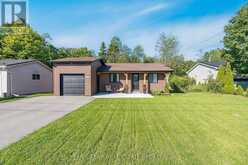 47 SANDSPRINGS CRESCENT | Angus Ontario | Slide Image One