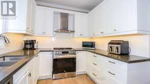 26 STAPLETON PLACE | Barrie Ontario | Slide Image Ten