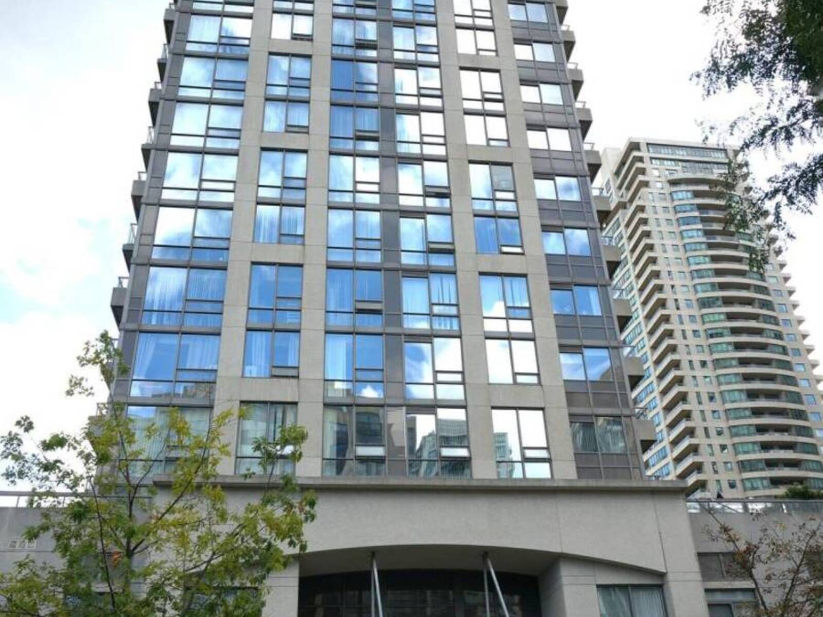 35 HOLLYWOOD AVENUE, Toronto, Ontario M2N 0A9