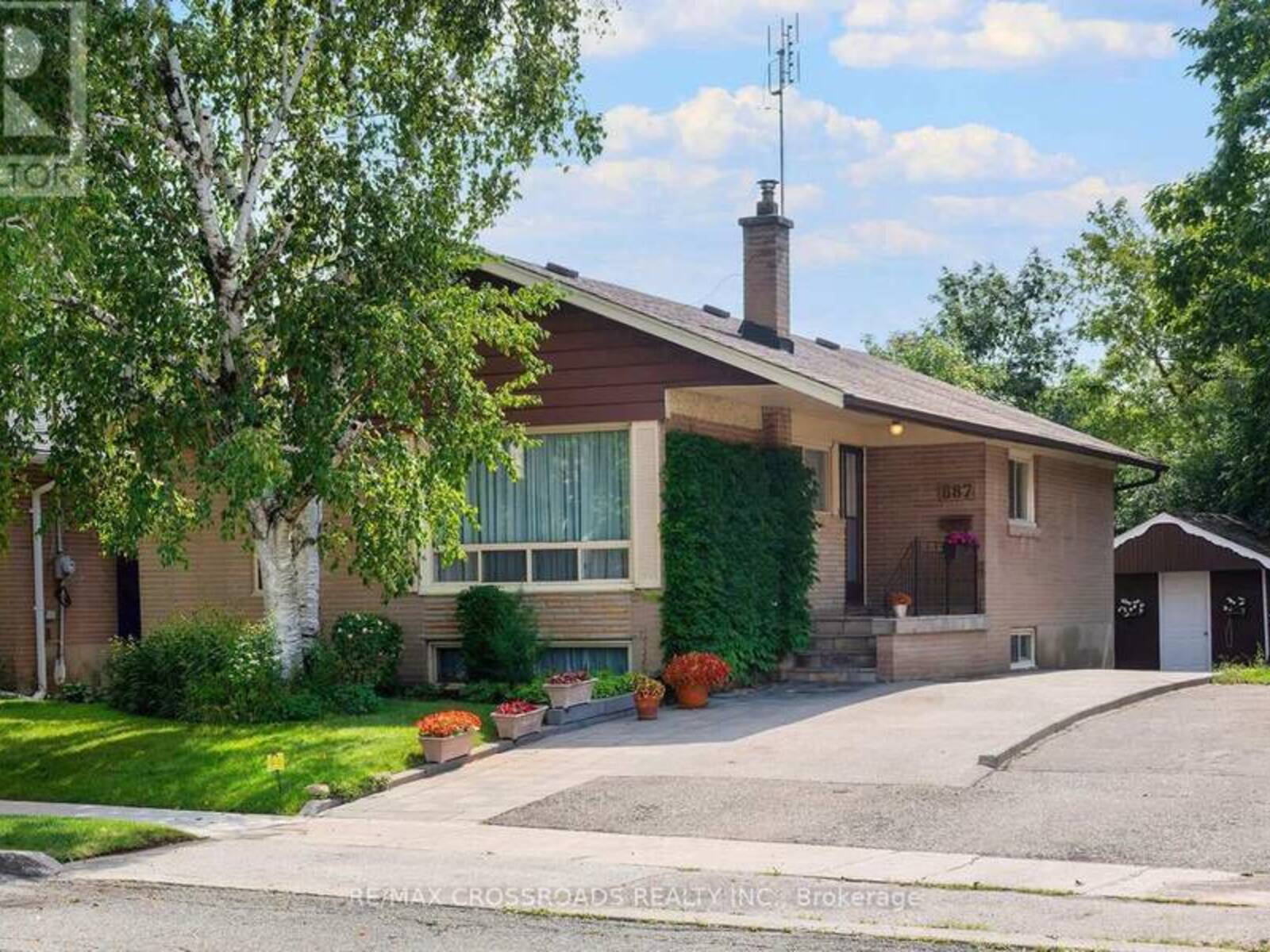 887 BRIMORTON DRIVE, Toronto, Ontario M1G 2T8