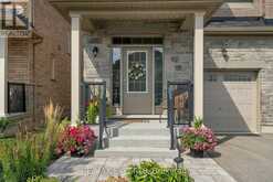 92 ROBB THOMPSON ROAD | East Gwillimbury Ontario | Slide Image Four