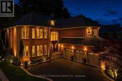48 CARLYLE CRESCENT | Aurora Ontario | Slide Image Two