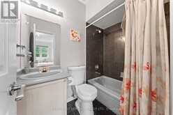 48 CARLYLE CRESCENT | Aurora Ontario | Slide Image Thirty-three