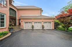 48 CARLYLE CRESCENT | Aurora Ontario | Slide Image Three