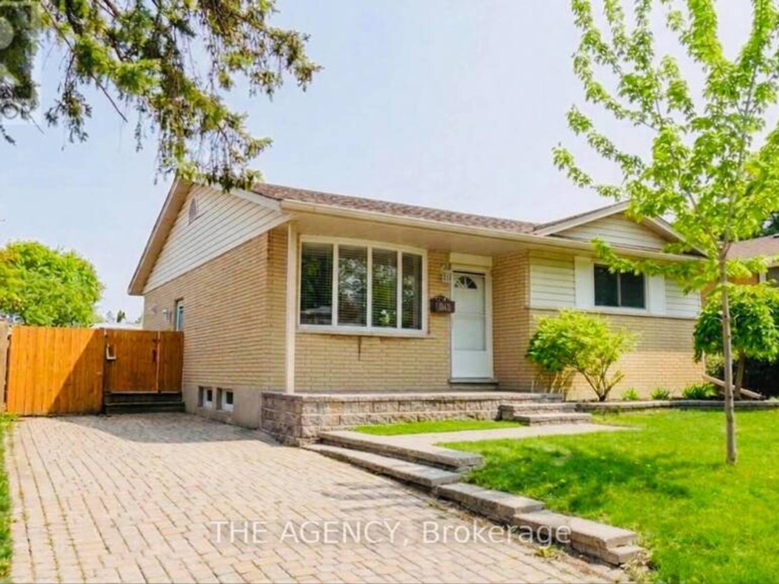 615 DOGWOOD LANE, Waterloo, Ontario N2L 4Y2