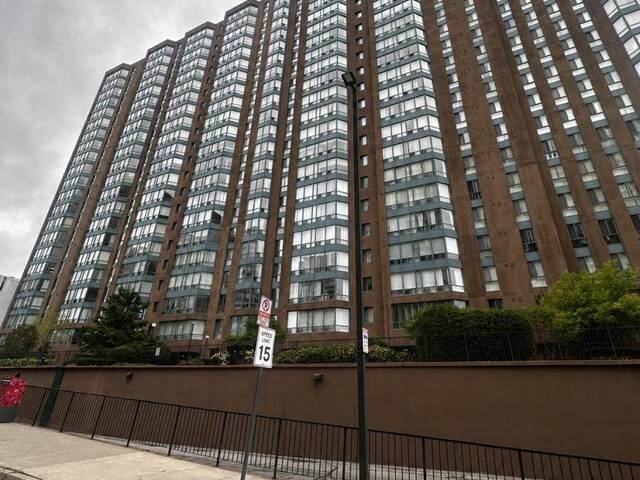 1912 - 115 HILLCREST AVENUE Mississauga Ontario, L5B 3Y9 - 3 Bedrooms Condo For Sale
