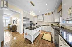 950 FREDONIA DRIVE | Mississauga Ontario | Slide Image Eight