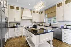 950 FREDONIA DRIVE | Mississauga Ontario | Slide Image Nine
