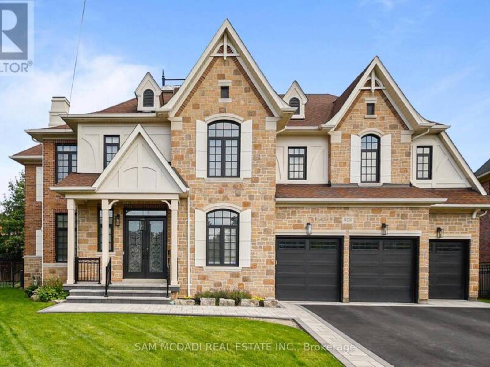 950 FREDONIA DRIVE, Mississauga, Ontario L5C 2W4